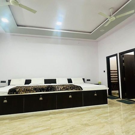 Hotel Rudra Residency Near Railway Station Mathura Zewnętrze zdjęcie