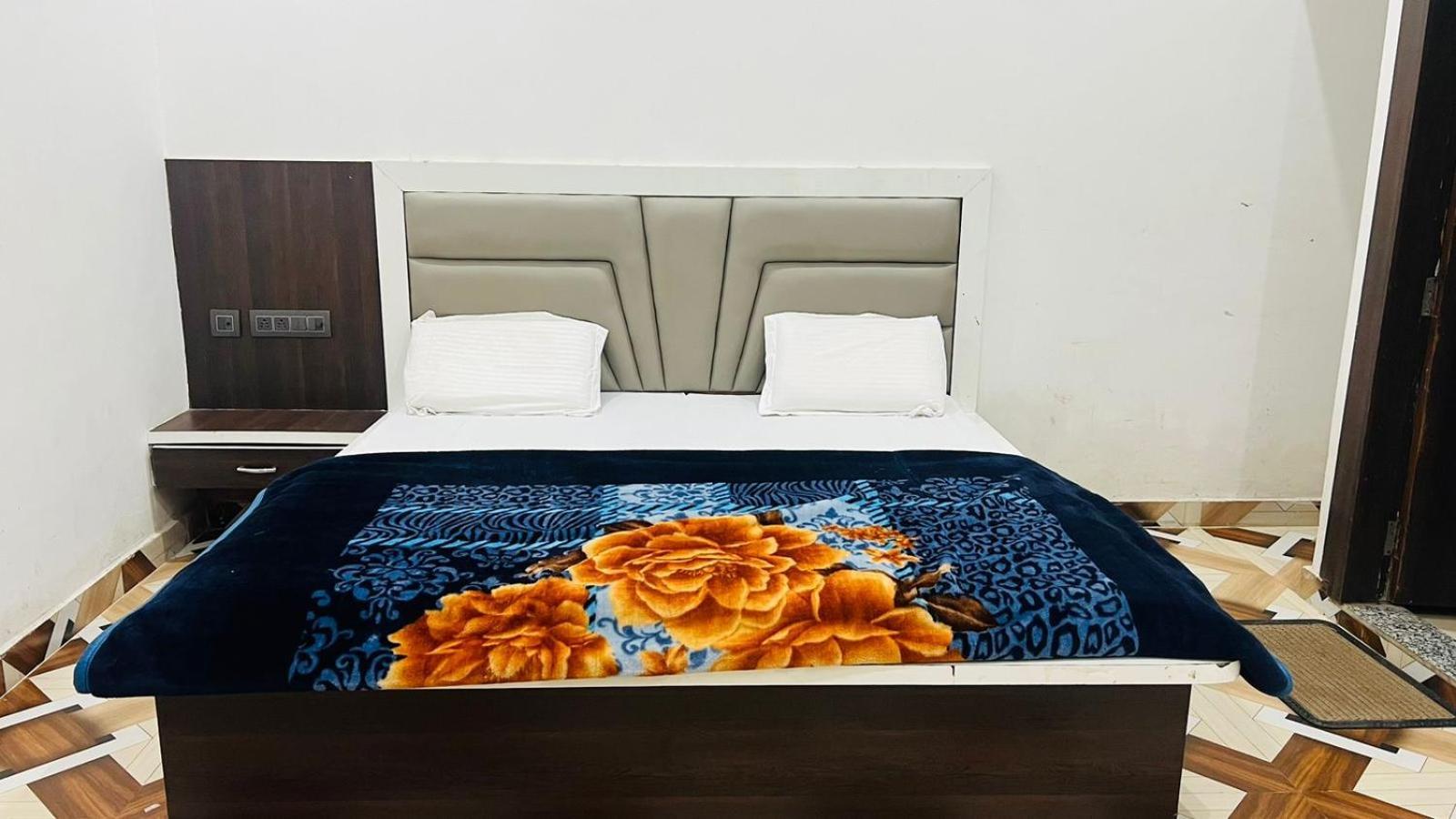 Hotel Rudra Residency Near Railway Station Mathura Zewnętrze zdjęcie