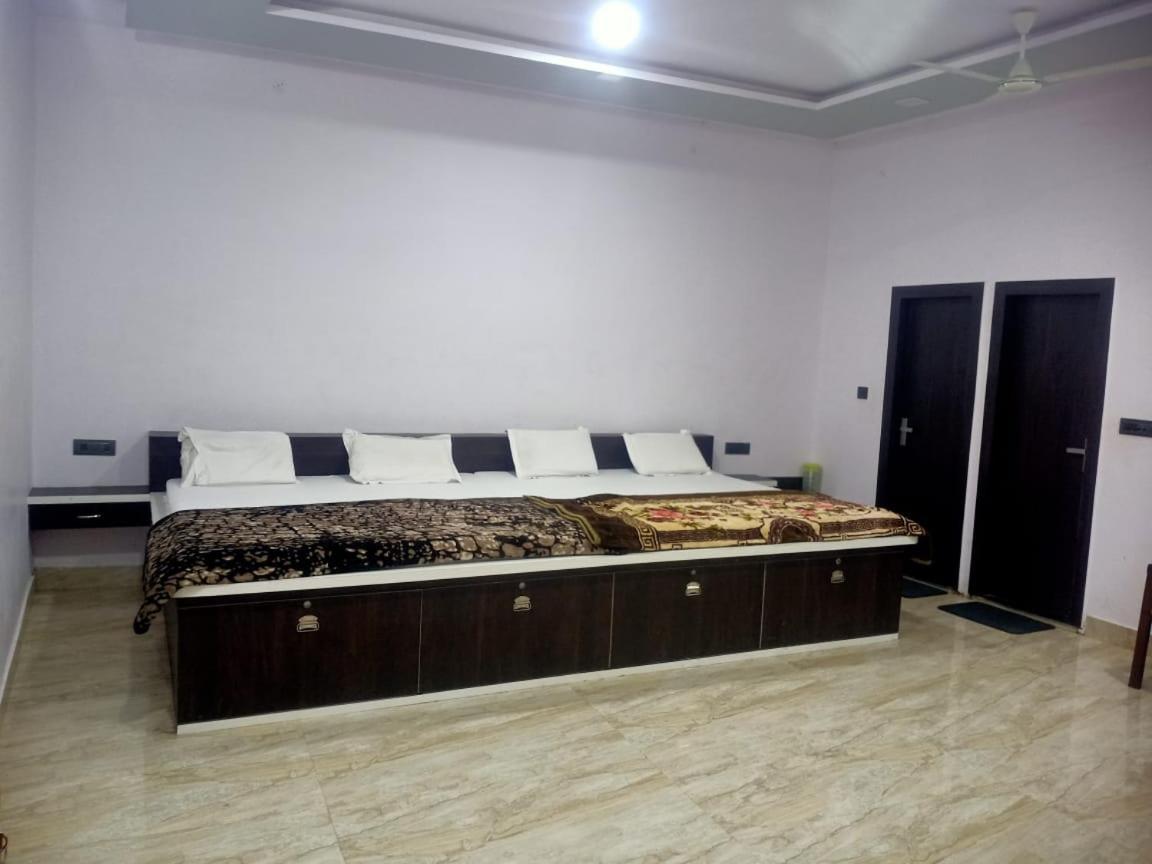 Hotel Rudra Residency Near Railway Station Mathura Zewnętrze zdjęcie