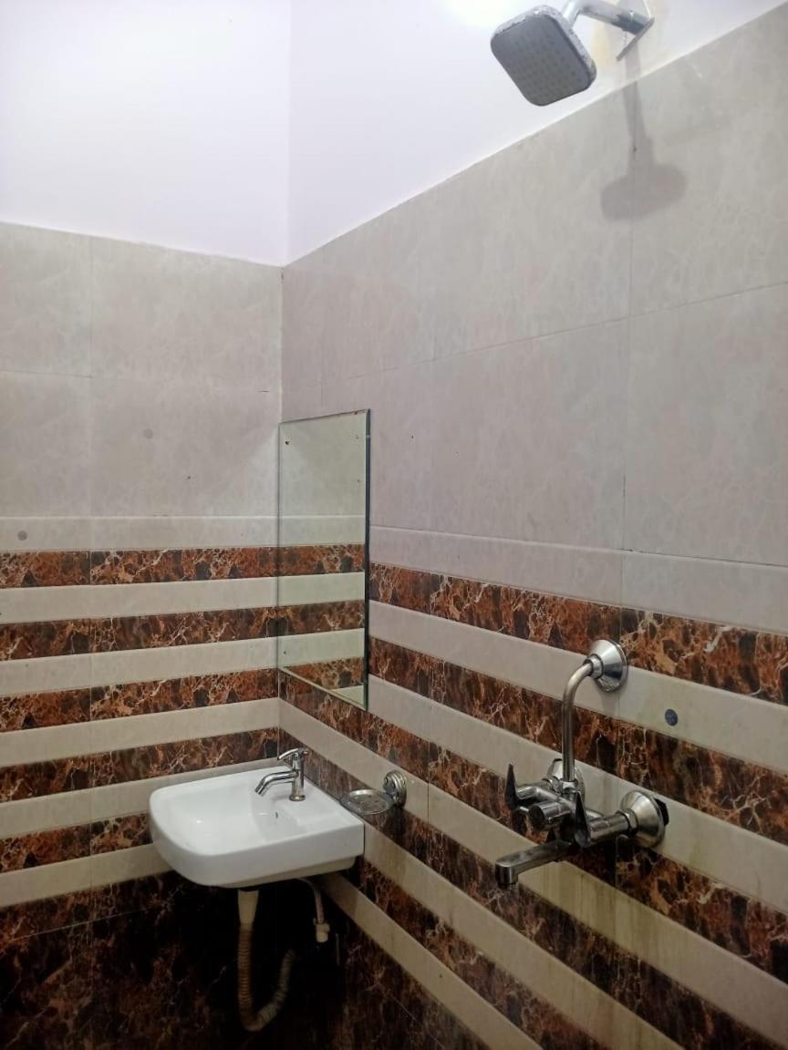 Hotel Rudra Residency Near Railway Station Mathura Zewnętrze zdjęcie