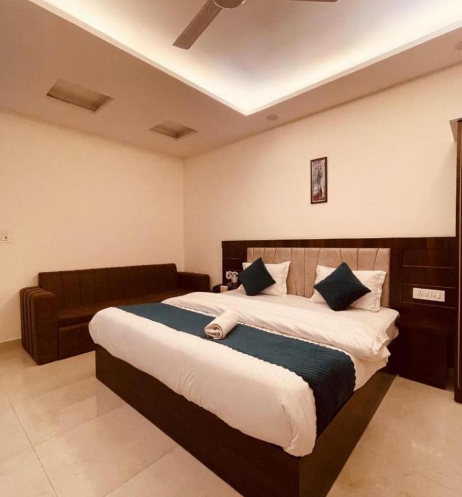 Hotel Rudra Residency Near Railway Station Mathura Zewnętrze zdjęcie